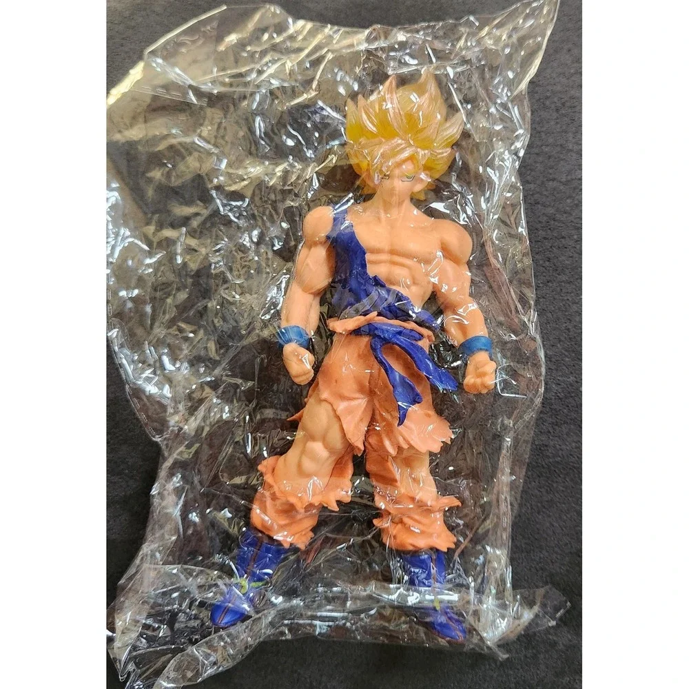 dragon ball z super saiyan son goku Bandai  2013